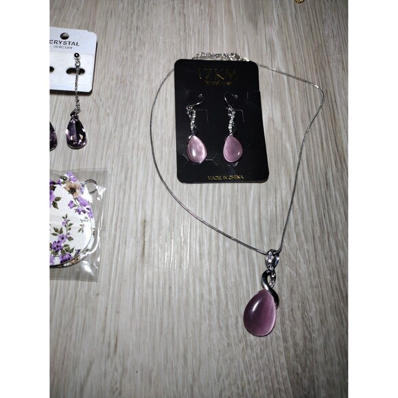 Pink/Purple Jewelry Bundle- - 3 Sets of Earrings & 1 Matching Necklace - New - Picture 3 of 3